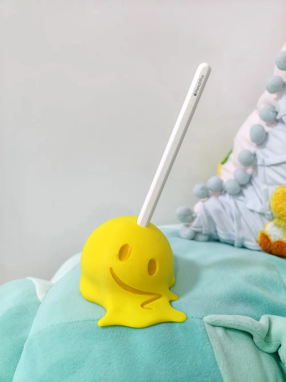 Soporte para Apple Pencil de Emoji