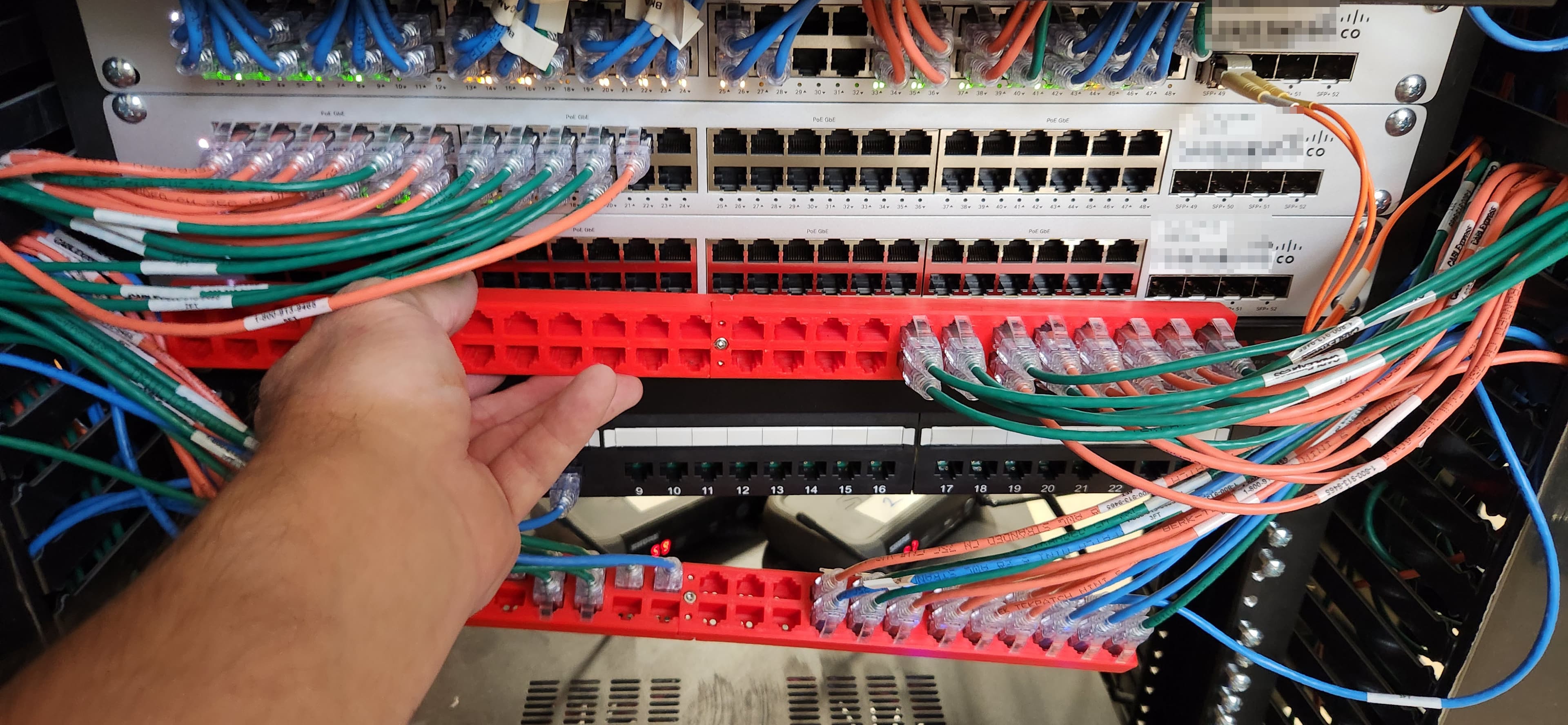 Herramienta para migrar cables RJ45 de un switch